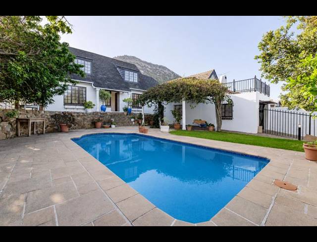 4 BEDROOM HOUSE FOR SALE IN CLOVELLY